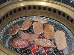 -山川小町·极番烧肉(新地假日广场店)