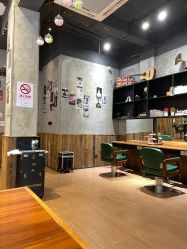 -PE SALON