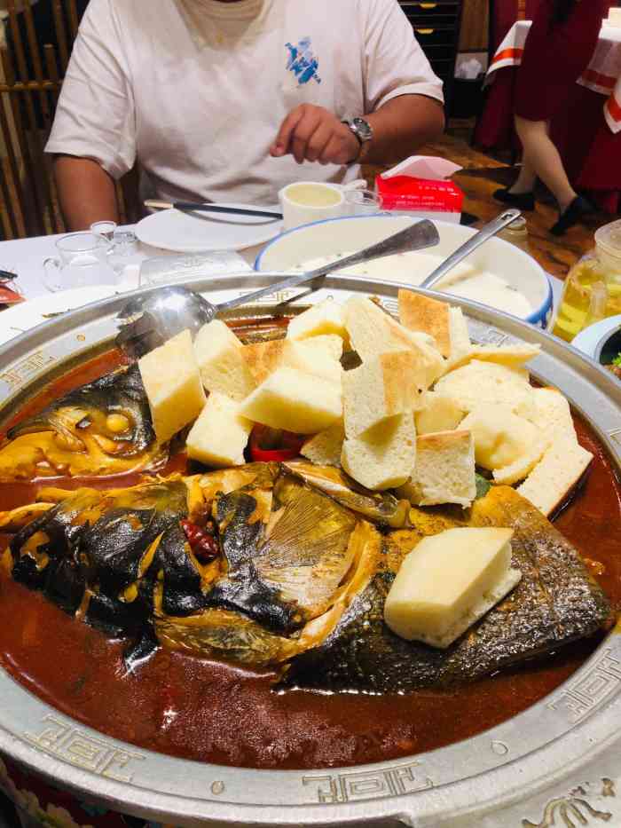 我们今天是专门打车到解家河南菜瑞达路店听说他们的