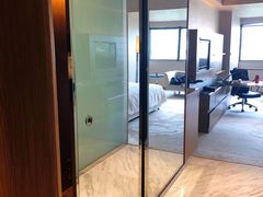 -上海滴水湖皇冠假日酒店