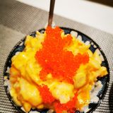 底部米饭充分混合了上了沙拉酱，使饭粒分明而又有味
