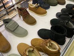 -UGG(燕莎奥特莱斯购物中心店)