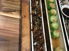 -胡须哥网红竹筒菜