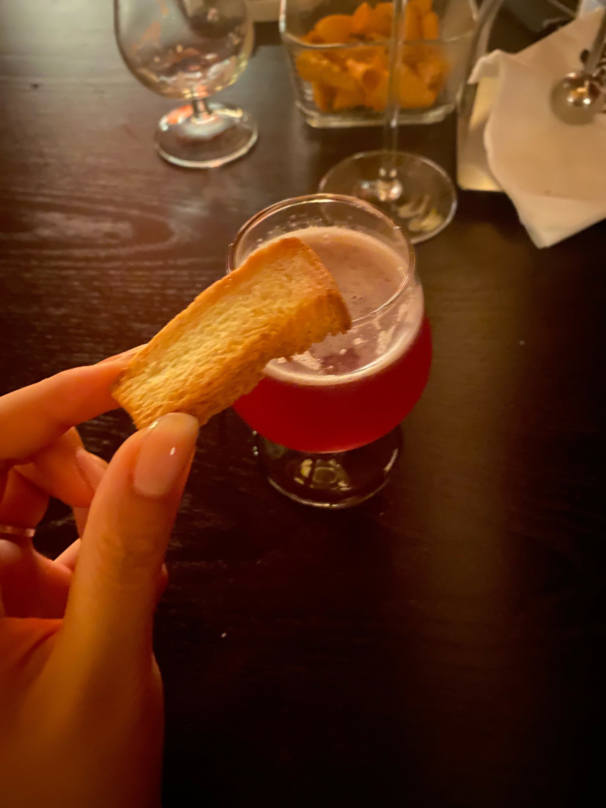 来一杯一个人的鸡尾酒