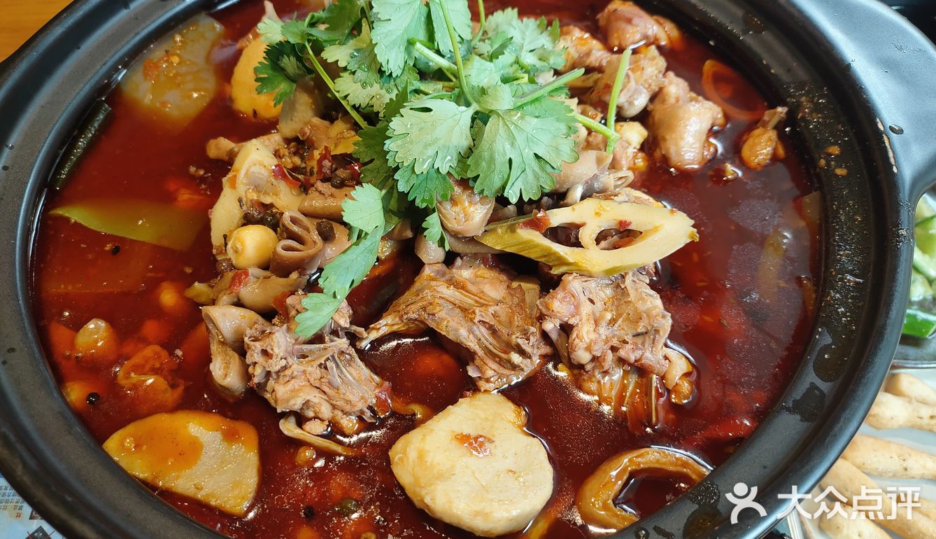 打卡想念已久的肥肠芋儿鸡