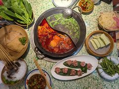 跷脚鸳鸯锅-鸿姐老火锅(静安店)