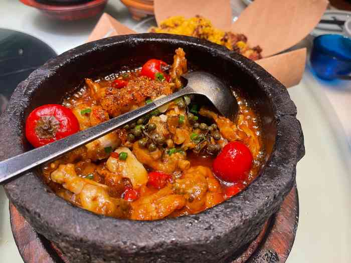 佬麻雀·至美湘味(龙华天虹购物中心店)-"[服务铃]服务:门口有一位