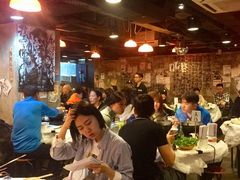 大堂-鲜入围煮花胶鸡海鲜火锅