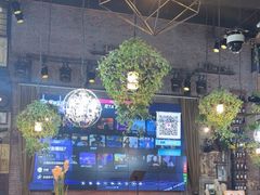 -临界音乐酒馆·小龙虾·江湖菜(华熙LIVE·鱼洞店)