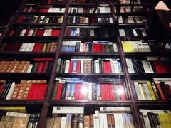 upload_pic-钟书阁(松江泰晤士小镇店)