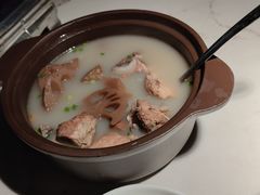 -小凤庭·地道湖北菜武昌鱼·藕汤(38年黄鹤楼店)