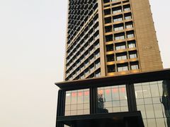 -锐菲特游泳体育健身中心(滨江店)
