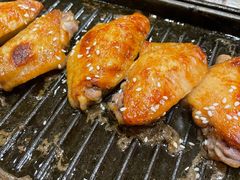 料理烤焦香翅中-老东镇啤酒屋海鲜加工·蒸汽海鲜·海鲜烧烤(台东店)