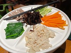 鸡丝凉米线-云海肴·汽锅鸡·云南菜(天山百盛优客店)