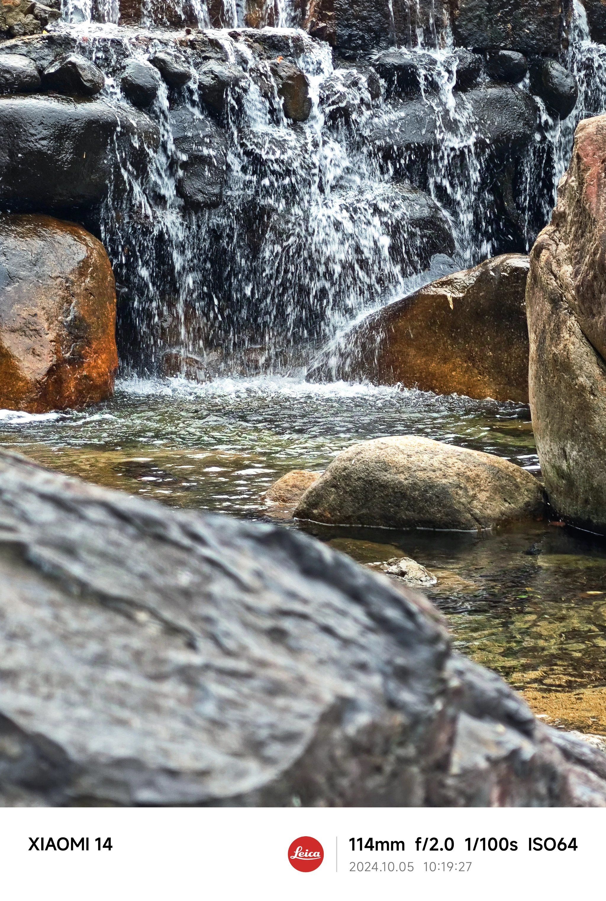 溪水潺潺伴我行