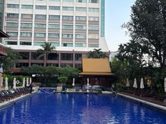 -曼谷湄南河畔华美达广场酒店