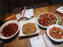 -叶派龙虾•招牌香辣蟹·海鲜(中海国际店)