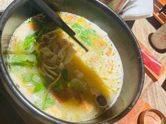 -良米山·云南野生菌过桥米线(上海首店)