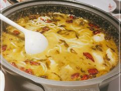 -渝是乎酸菜鱼(龙旗购物中心店)