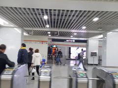 -常熟路(地铁站)