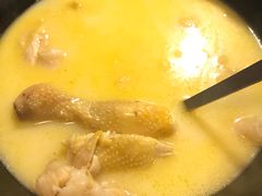 -鲜入围煮花胶鸡海鲜火锅