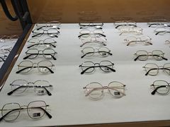 -罗伯特眼镜·蔡司官方授权(罗湖国贸店)