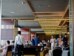 -大中华希尔顿酒店-念自助餐·嗨啤·小龙虾