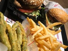-The Habit Burger Grill 哈比特汉堡(复兴soho店)