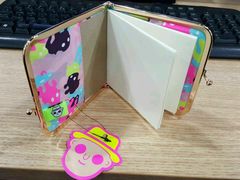 -莓园冰淇淋店