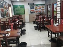 -湖南人家湘菜馆(镇江路店)