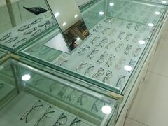 -发茂眼镜·蔡司依视路镜片(镇坪路店)