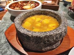 蟹黄豆腐-纳瓦新疆菜(银都店)