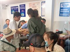 等位区-宝瑞门钉肉饼店
