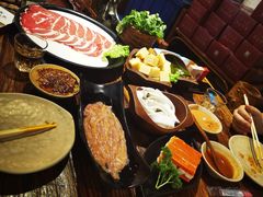 -老牌坊云南鱼豆花火锅(爱建店)