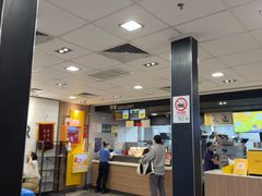 -麦当劳(上海虹桥站30B检票口楼上)