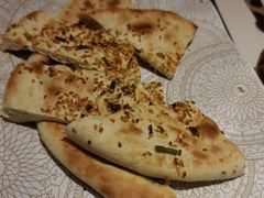 手工芝麻馕-阿里疆Alijiang·丝路美食·异域风情·清真(长楹天街店)