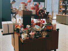 零售区-星巴克(凯德晶萃店)