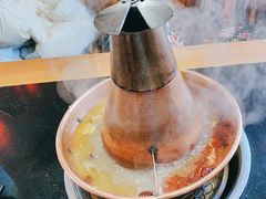 -果松木炭酸菜铜火锅·外婆参鸡汤