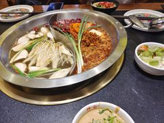 -沸炉重庆老火锅(军事博物馆店)