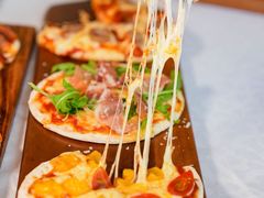 -香格里拉鱼跃地中海西餐厅·牛排披萨
