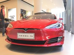 -TESLA 特斯拉(广州天环广场体验店)