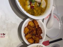 -渝是乎酸菜鱼·川渝小炒(新世界百货望京店)