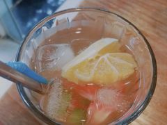 柠檬草蜜桃饮-塔拉苏咖啡(中信丹阳花园店)