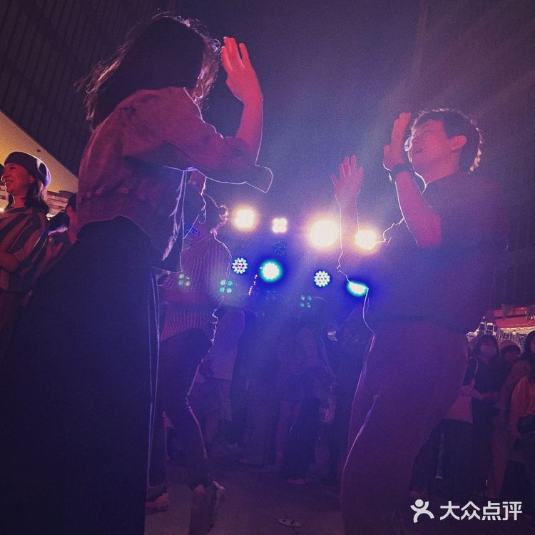 漫步杭城最chill的复古市集｜银盐