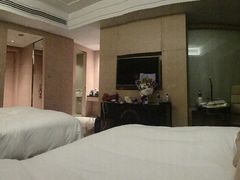 iphone_upload_pic-西安皇冠假日酒店·朱雀咖啡厅