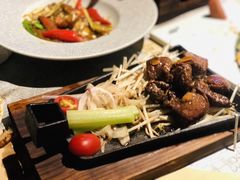 -穹六人间 people 6(岳阳路店)