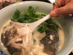 砂锅鱼头-75幢私房菜馆