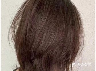 中长锁骨发，女生千万不能错过的减龄发型