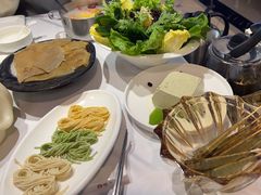 -德天肥牛海鲜火锅(城西银泰店)