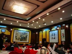 大堂-九花山烤鸭店